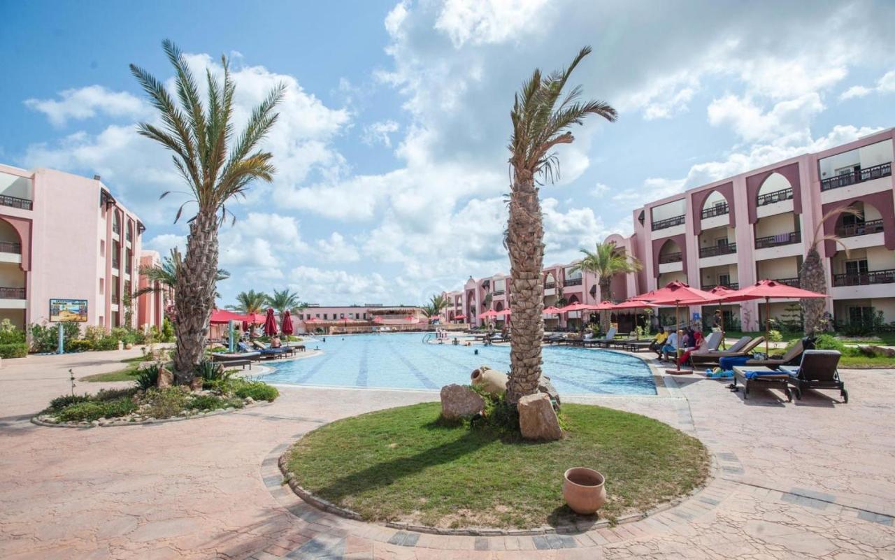 Hotel & Club Lella Meriam Dzsardzsísz Kültér fotó